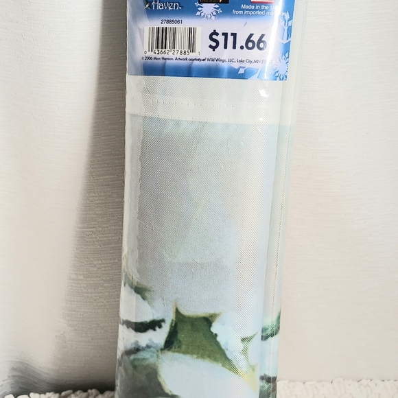 New 2016 HUMMINGBIRD HAVEN Large House Flag Holly Winter Cardinals 28"x40" - Picture 4 of 5